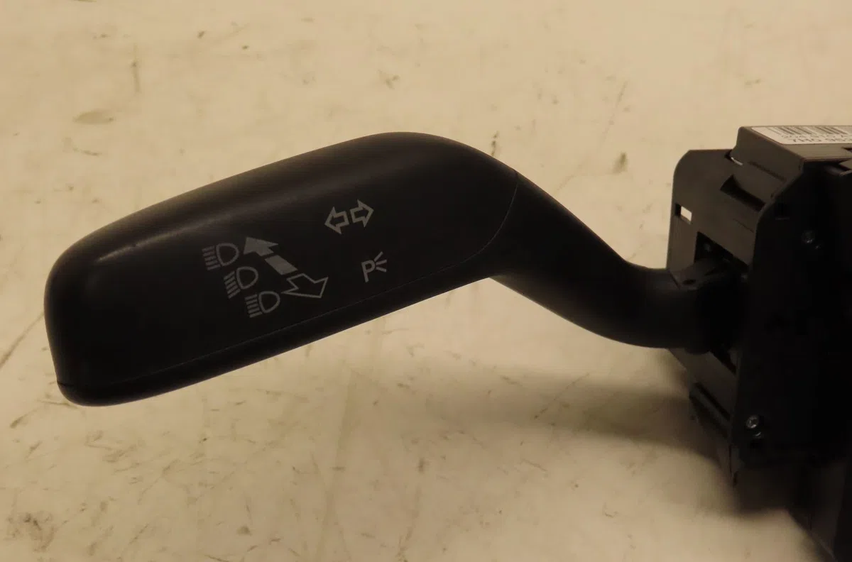 Bloc commodos Seat IBIZA IV (6J5, 6P1) 1.4 tdi (2008-2010) 5 portes occasion