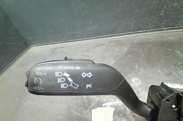 Bloc commodos Seat IBIZA IV (6J5, 6P1) 1.6 tdi (2009-2015) occasion