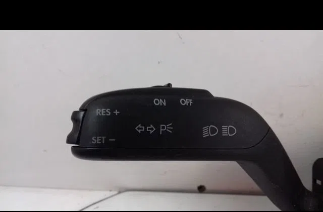 Bloc commodos Seat IBIZA IV (6J5, 6P1) 1.9 tdi (2008-2010) occasion