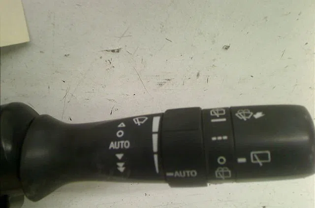 Bloc commodos Toyota AVENSIS Break (_T27_) 1.6 d4-d (wwt270_) (2015-2018) occasion