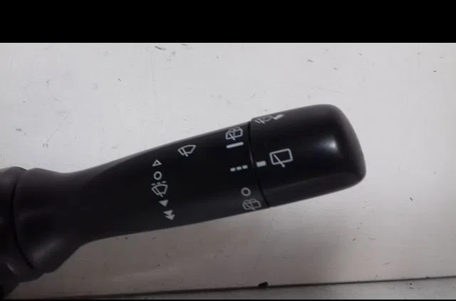 Bloc commodos TOYOTA YARIS III 2013 occasion