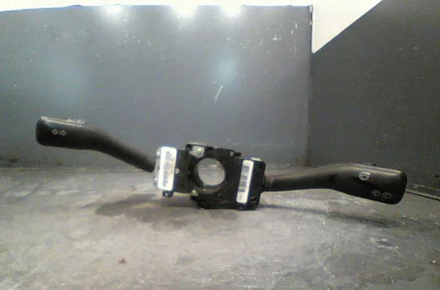 Bloc commodos VOLKSWAGEN GOLF IV Phase 1 01-1998--05-2004 occasion