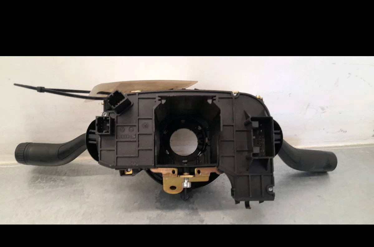 Bloc commodos Volkswagen TOUAREG (7LA, 7L6, 7L7) 3.0 v6 tdi (2004-2010) occasion