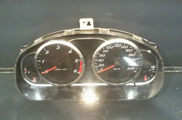 Bloc compteurs Mazda 6 Hatchback (GG) 2.0 di (gg14) (2002-2007) occasion