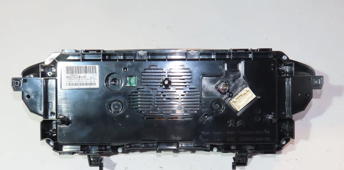 Bloc compteurs Peugeot 3008 SUV (MC_, MR_, MJ_, M4_) 1.2 thp- puretech 130 (mrhnsm, mrhnsu, mrhnsj, mrhnyw,... (2016) oc
