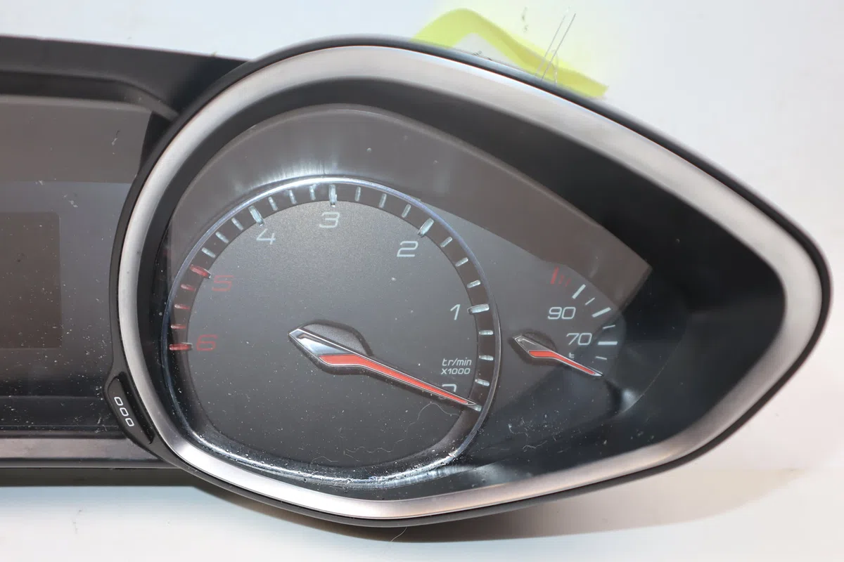 Bloc compteurs Peugeot 308 II (LB_, LP_, LW_, LH_, L3_) 1.6 bluehdi 120 (2013-2021) occasion