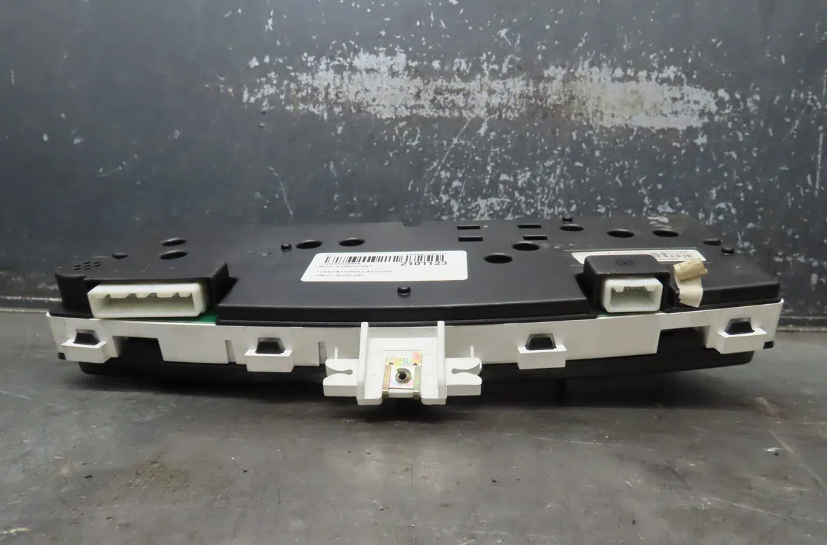 Bloc compteurs Toyota COROLLA (_E12_) 1.6 vvt-i (zze121_) (2002-2006) occasion