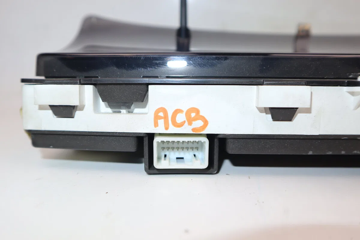 Bloc compteurs Toyota COROLLA (_E12_) 2.0 d-4d (cde120r_, cde120l_) (2002-2006) occasion