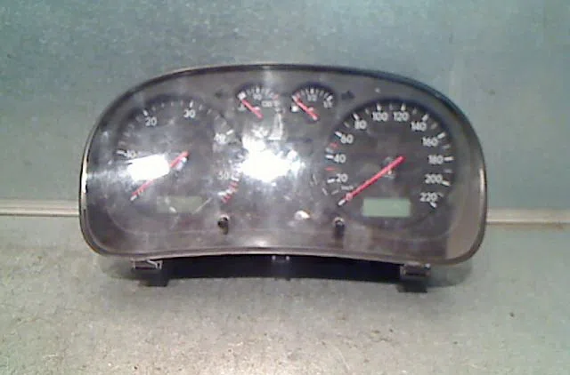 Bloc compteurs VOLKSWAGEN GOLF IV Phase 1 01-1998--05-2004 occasion