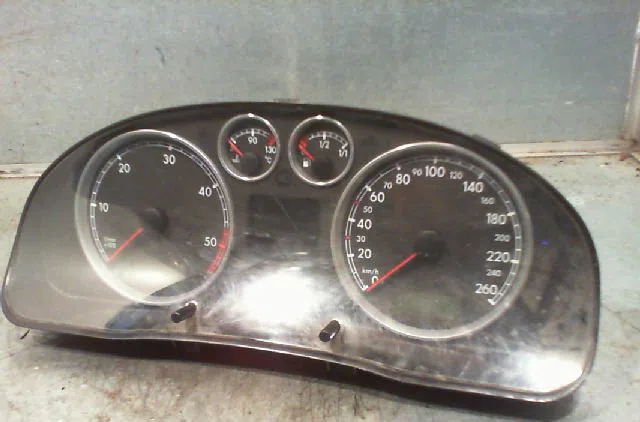 Bloc compteurs VOLKSWAGEN PASSAT 2002 occasion