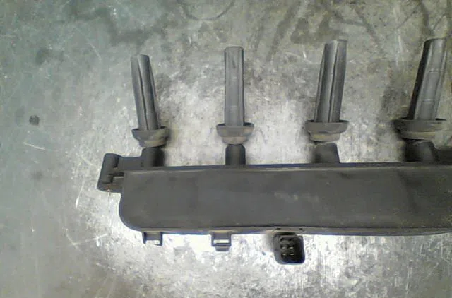 Bobine allumage Peugeot 206 3-5 portes (2A-C) 1.4 i (1998-2012) 3 portes occasion