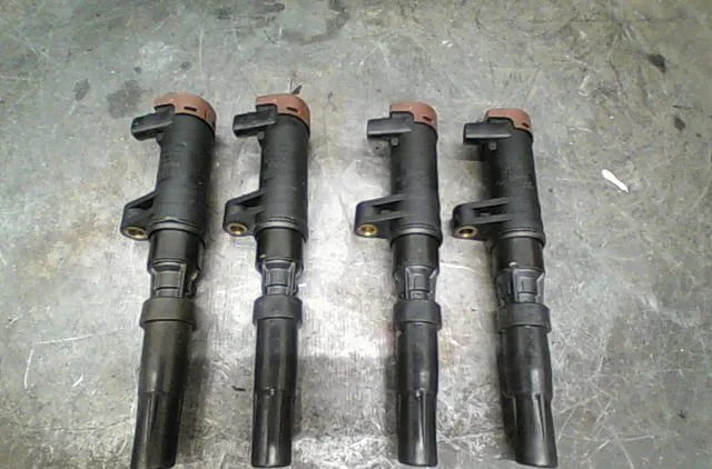 Bobine allumage Renault CLIO II (BB_, CB_) 1.6 16v (bb01, bb0h, bb0t, bb14, bb1d, bb1r, bb2kl, bb3g... (1998-2005) occas