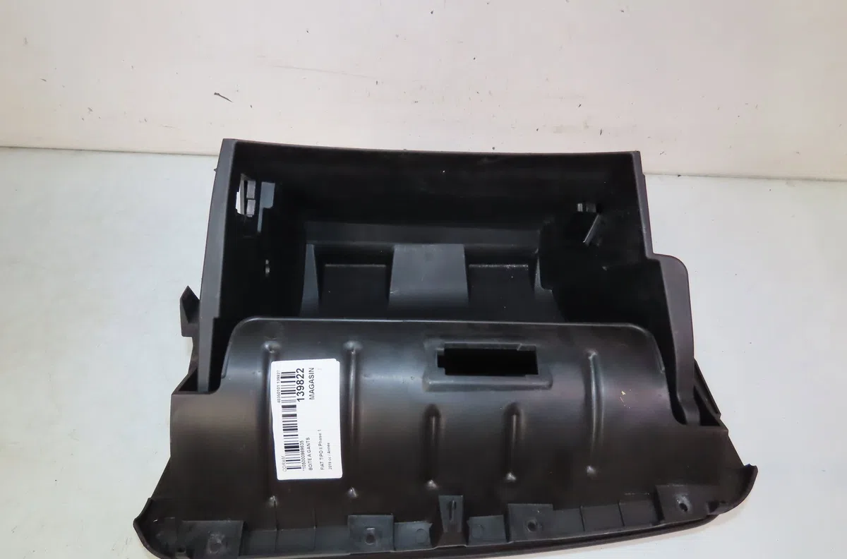 Boite à gants Fiat TIPO 3-5 portes (356_, 357_) 1.4 (356hxa1b) (2016-2020) occasion