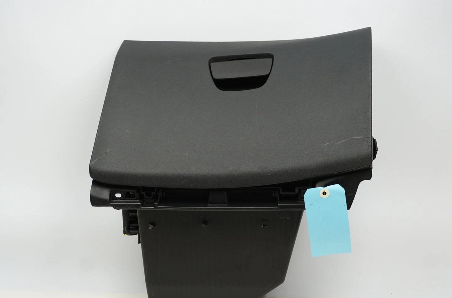 Boite à gants Peugeot 2008 I (CU_) 1.2 puretech 82 (2018-2019) occasion
