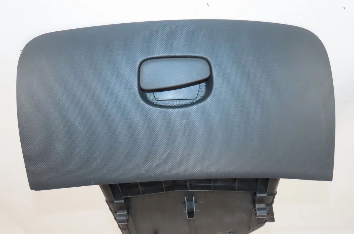 Boite à gants Renault CLIO IV (BH_) 1.5 dci 75 (2012) 5 portes occasion
