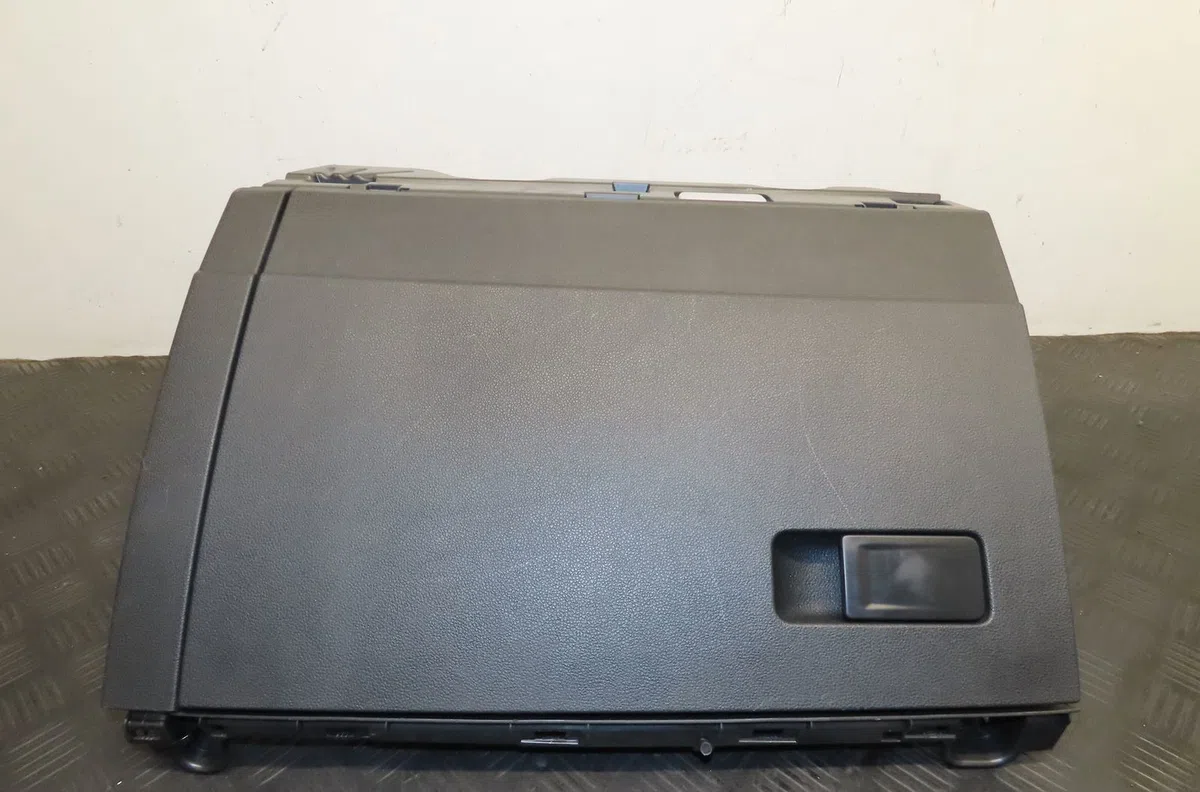 Boite à gants Volkswagen GOLF VIII (CD1) 1.0 etsi (2020) occasion
