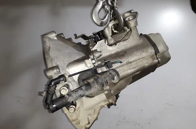 Boîte de vitesses manuelle Citroen C4 CACTUS 1.2 vti 82 (2014) 5 portes occasion
