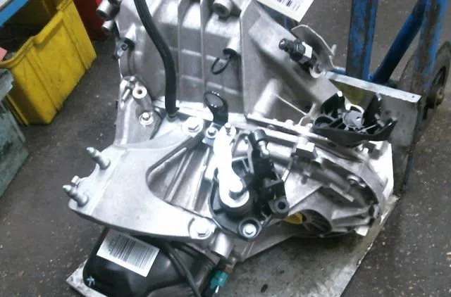 Boîte de vitesses manuelle Dacia SANDERO II Tce 90 (b8m1, b8ma) (2012) 5 portes occasion