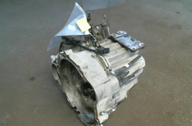 Boîte de vitesses manuelle Kia CARENS III Monospace (UN) 2.0 crdi 140 (2006) occasion