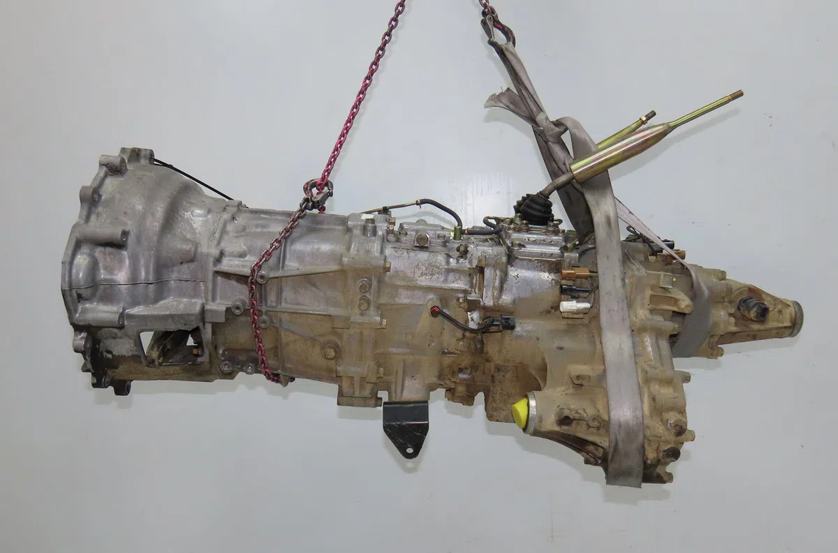 Boîte de vitesses manuelle Mitsubishi PAJERO II (V3_W, V2_W, V4_W) 2.8 td (v46w, v26w) (1994-1999) occasion