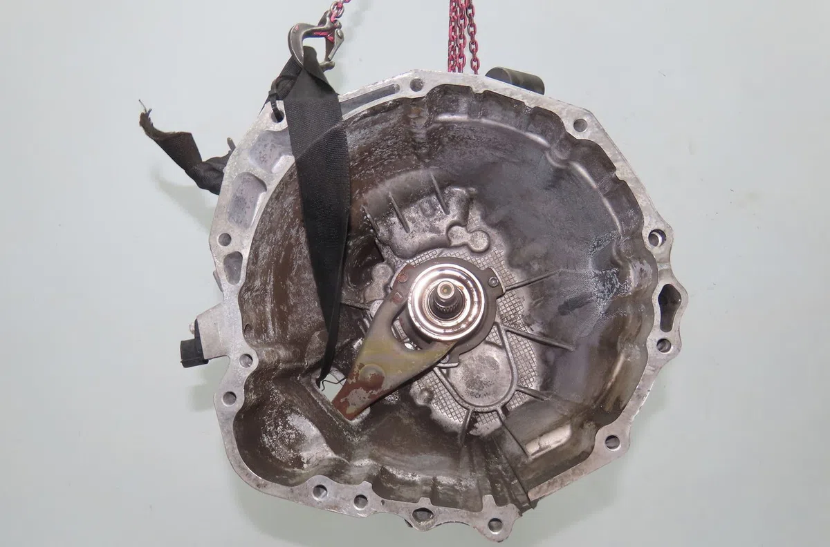 Boîte de vitesses manuelle Nissan CABSTAR (F24M, F24W) 35.13 dci, 45.13 dci 2.5 (f24m) (2006-2012) occasion