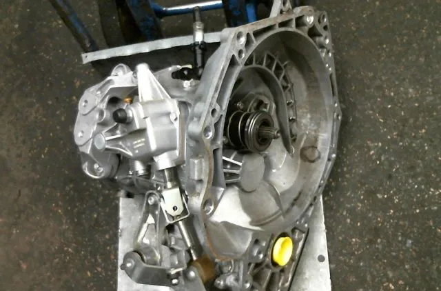 Boîte de vitesses manuelle Opel CORSA C (X01) 1.2 twinport (f08, f68) (2004-2009) occasion