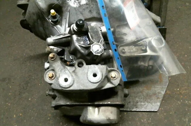 Boîte de vitesses manuelle Opel MERIVA A Monospace (X03) 1.4 16v twinport (e75) (2004-2010) occasion