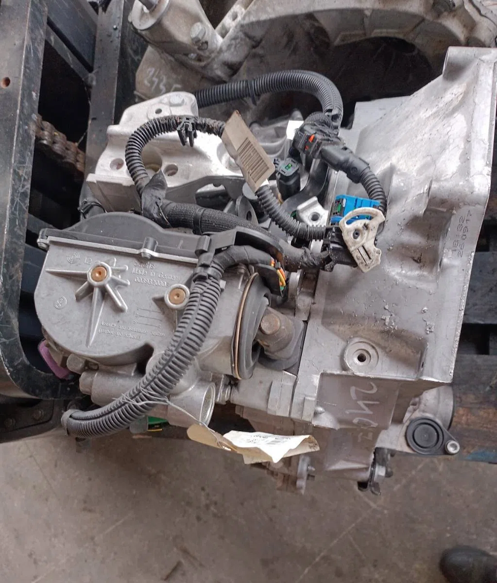 Boîte de vitesses manuelle Peugeot 208 I (CA_, CC_) 1.2 vti 68 / puretech 68 (2016) 5 portes occasion