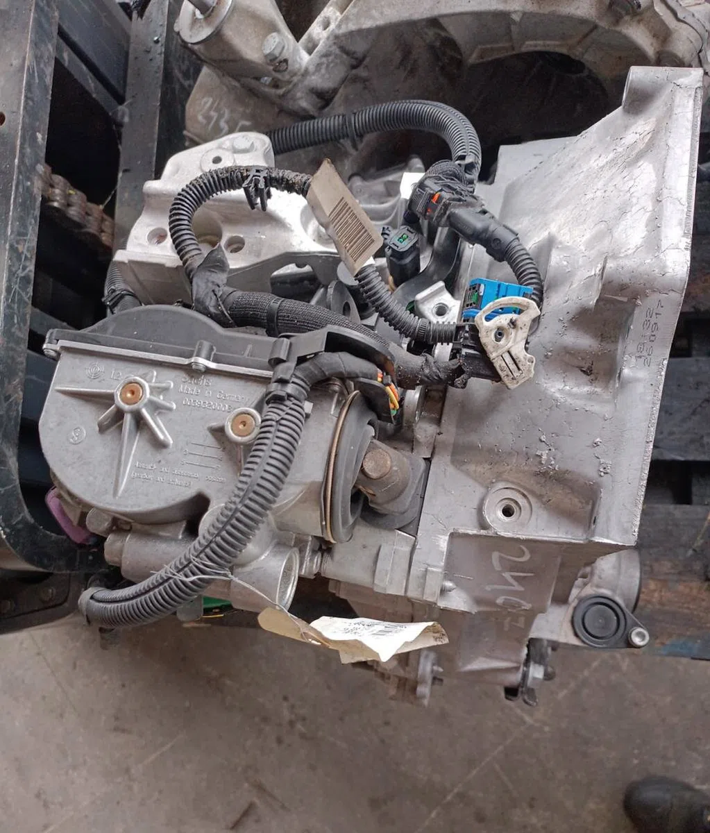 Boîte de vitesses manuelle Peugeot 208 I (CA_, CC_) 1.2 vti 68 / puretech 68 (2016) 5 portes occasion