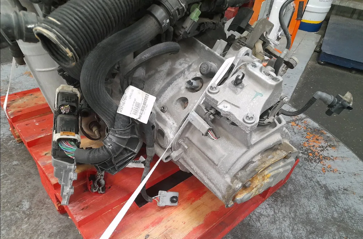 Boîte de vitesses manuelle Peugeot 208 II (UB_, UP_, UW_, UJ_) 1.2 puretech 100 (2019) 5 portes occasion