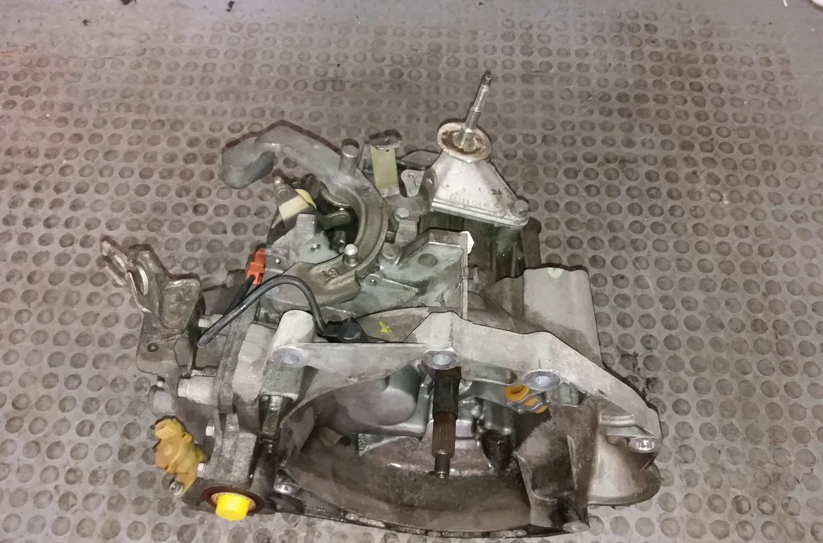 Boîte de vitesses manuelle Peugeot 406 Coupé (8C) 3.0 v6 24v (1997-2004) occasion