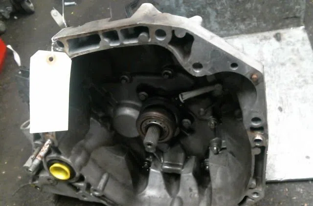 Boîte de vitesses manuelle RENAULT CLIO 1.5 DCI - 90 EURO 5 DYNAMIQUE TOMTOM occasion