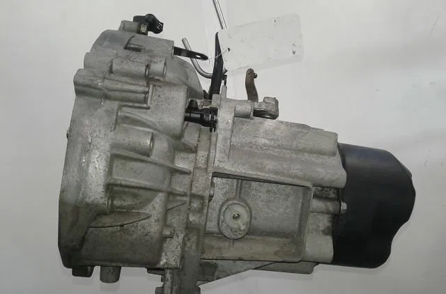 Boîte de vitesses manuelle Renault CLIO III (BR0/1, CR0/1) 1.5 dci (br17, cr17) (2005-2012) 5 portes occasion
