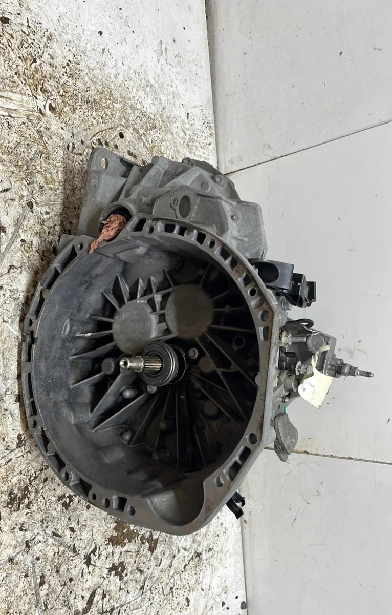 Boîte de vitesses manuelle Renault LAGUNA Coupé (DT0/1) 2.0 dci (dt01, dt08, dt09, dt0k, dt12, dt1c, dt1d, dt1m,... (200