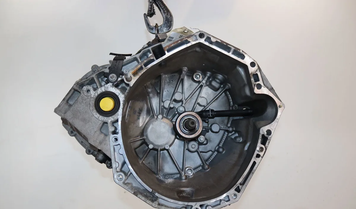 Boîte de vitesses manuelle Renault MEGANE III 3/5 portes (BZ0/1_, B3_) 1.5 dci (bz09, bz0d, bz1w, bz29, bz14) (2009) 5 p