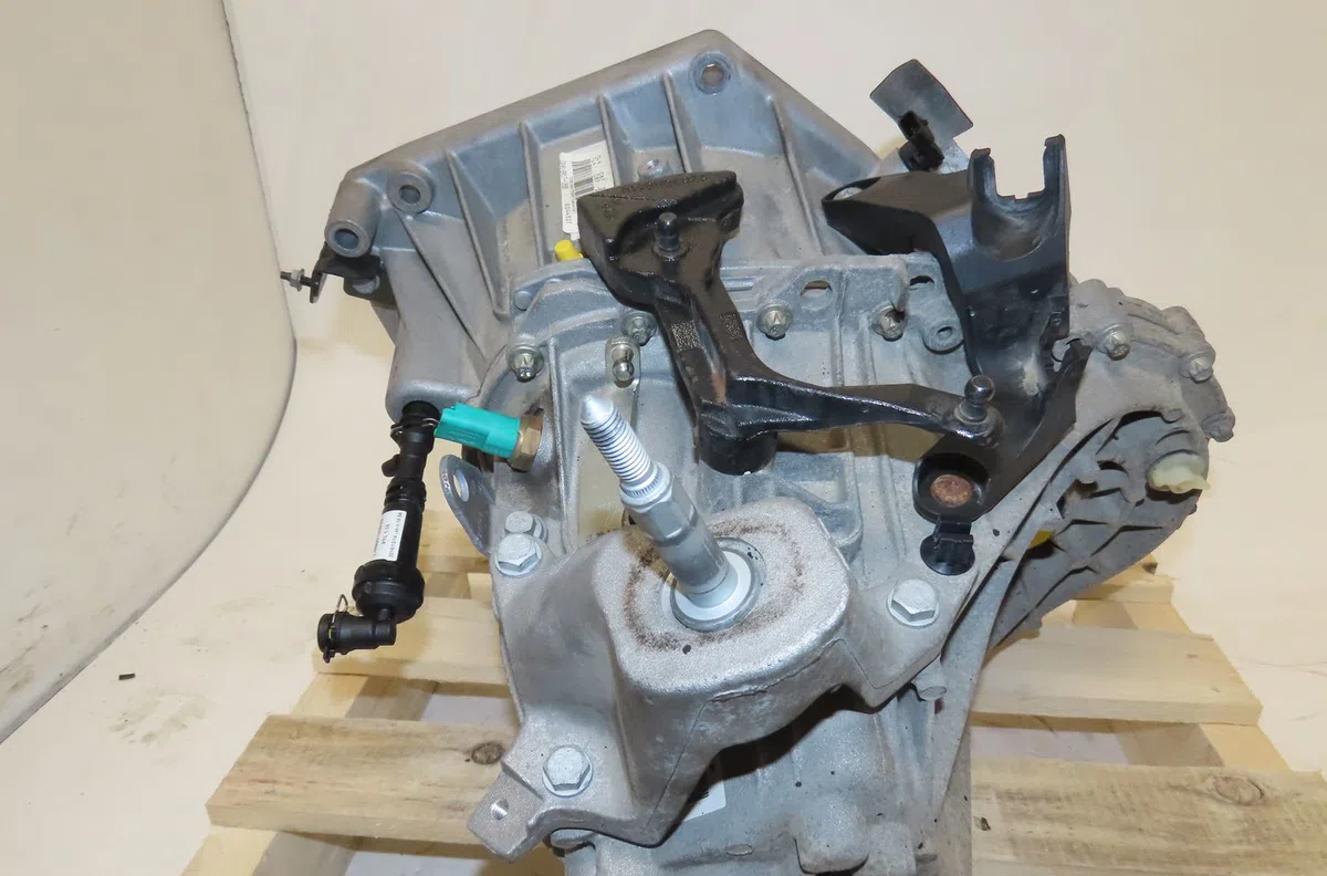Boîte de vitesses manuelle Renault MEGANE IV 3/5 portes (B9A/M/N_) 1.2 tce 130 (b9mr) (2015) 5 portes occasion