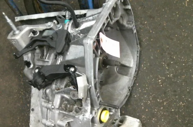 Boîte de vitesses manuelle Renault MEGANE IV 3/5 portes (B9A/M/N_) 1.3 tce 140 (b9nb) (2018) occasion