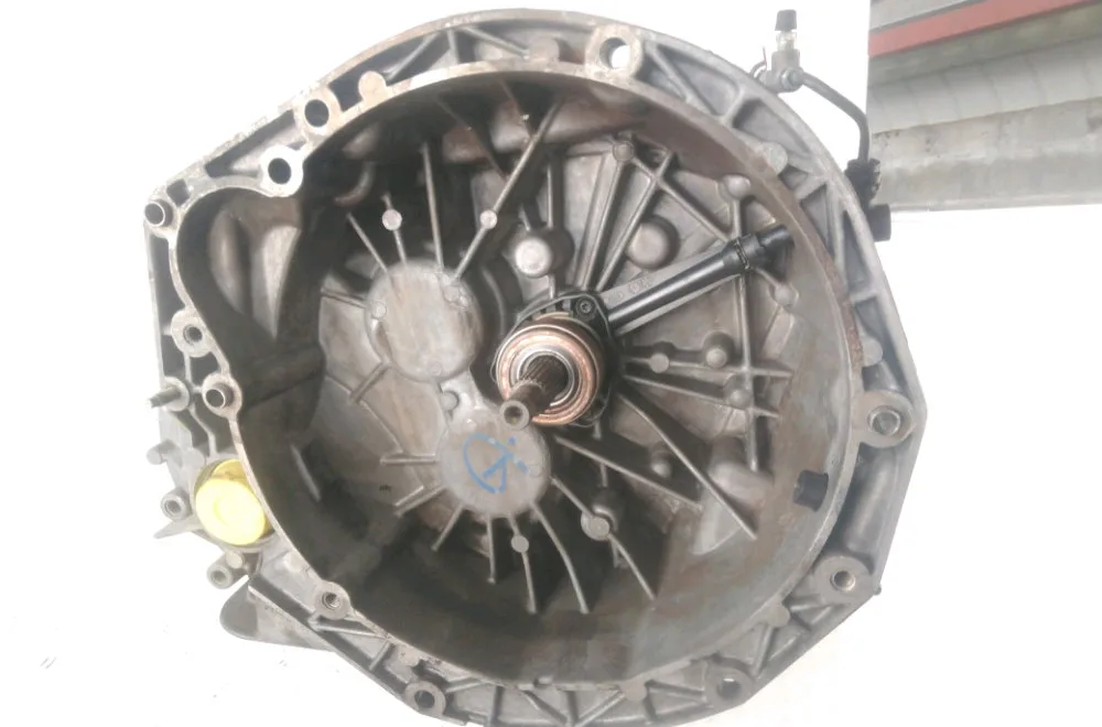 Boîte de vitesses manuelle Renault TRAFIC II Camionnette (FL) 1.9 dci 80 (fl0b) (2001-2006) occasion