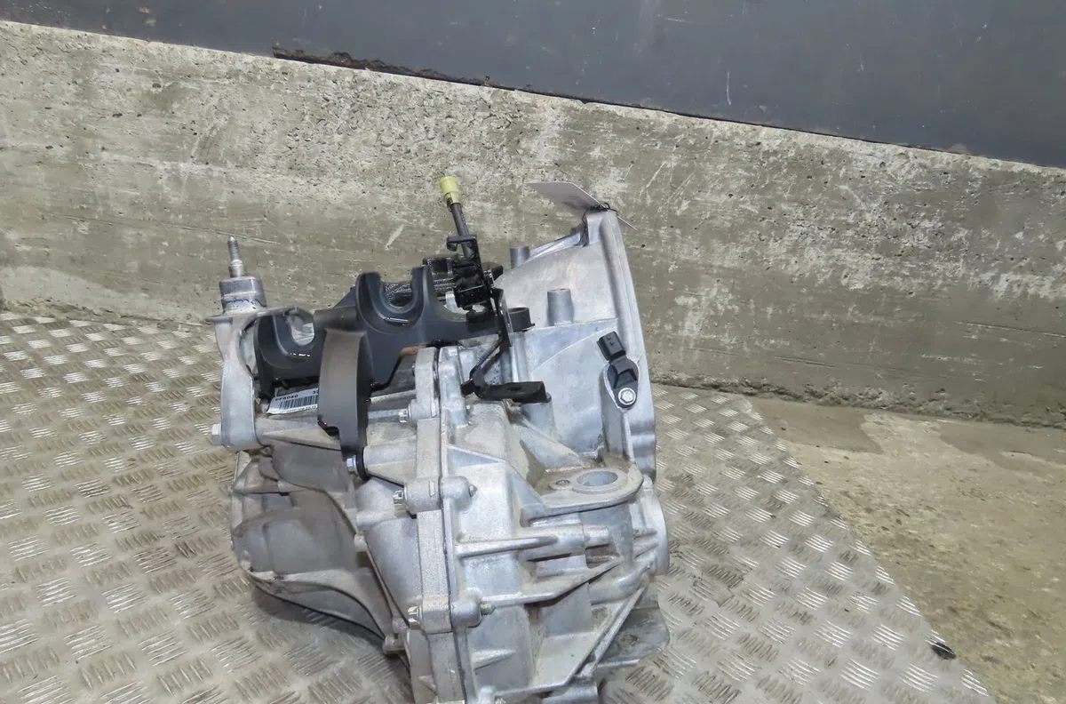 Boîte de vitesses manuelle Renault TRAFIC III Camionnette (FG_) 1.6 dci 120 (fgmk) (2015) occasion