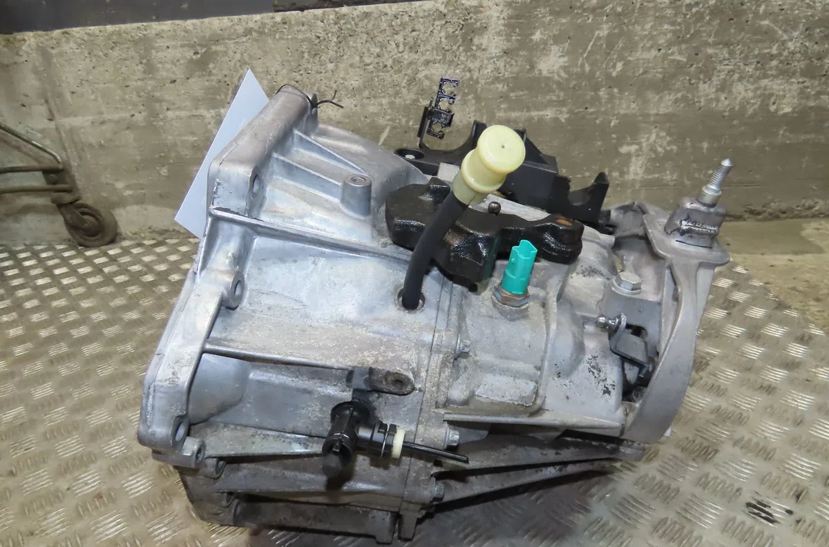 Boîte de vitesses manuelle Renault TRAFIC III Camionnette (FG_) 1.6 dci 120 (fgmk) (2015) occasion