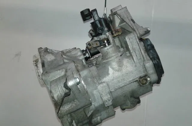 Boîte de vitesses manuelle Volkswagen NEW BEETLE (9C1, 1C1) 2.0 (1998-2010) occasion