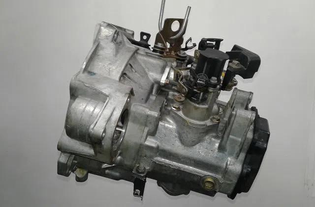 Boîte de vitesses manuelle Volkswagen PASSAT B3/B4 (3A2, 35I) 2.0 (1990-1996) occasion
