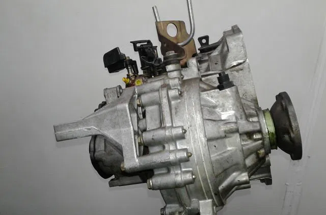Boîte de vitesses manuelle Volkswagen PASSAT B3/B4 (3A2, 35I) 2.0 (1990-1996) occasion