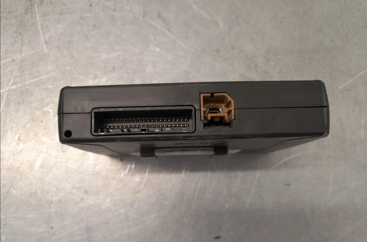 Boitier antenne elec Renault MEGANE IV 3-5 portes (B9A-M-N_) 1.6 tce 205 (b9mv) (2015) 5 portes occasion