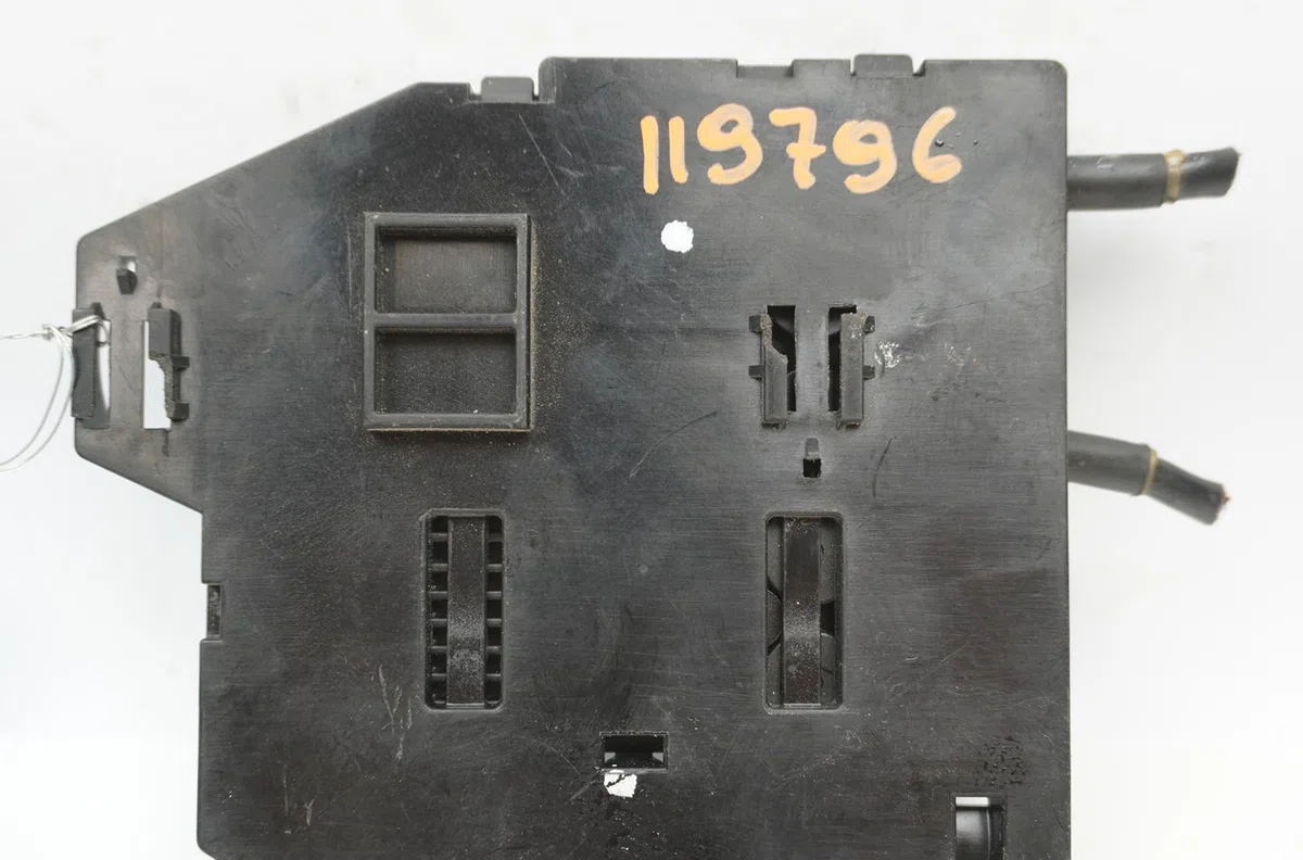 Boitier de batterie de traction Peugeot 208 II (UB_, UP_, UW_, UJ_) 1.2 mhev (2023) occasion — photo 3