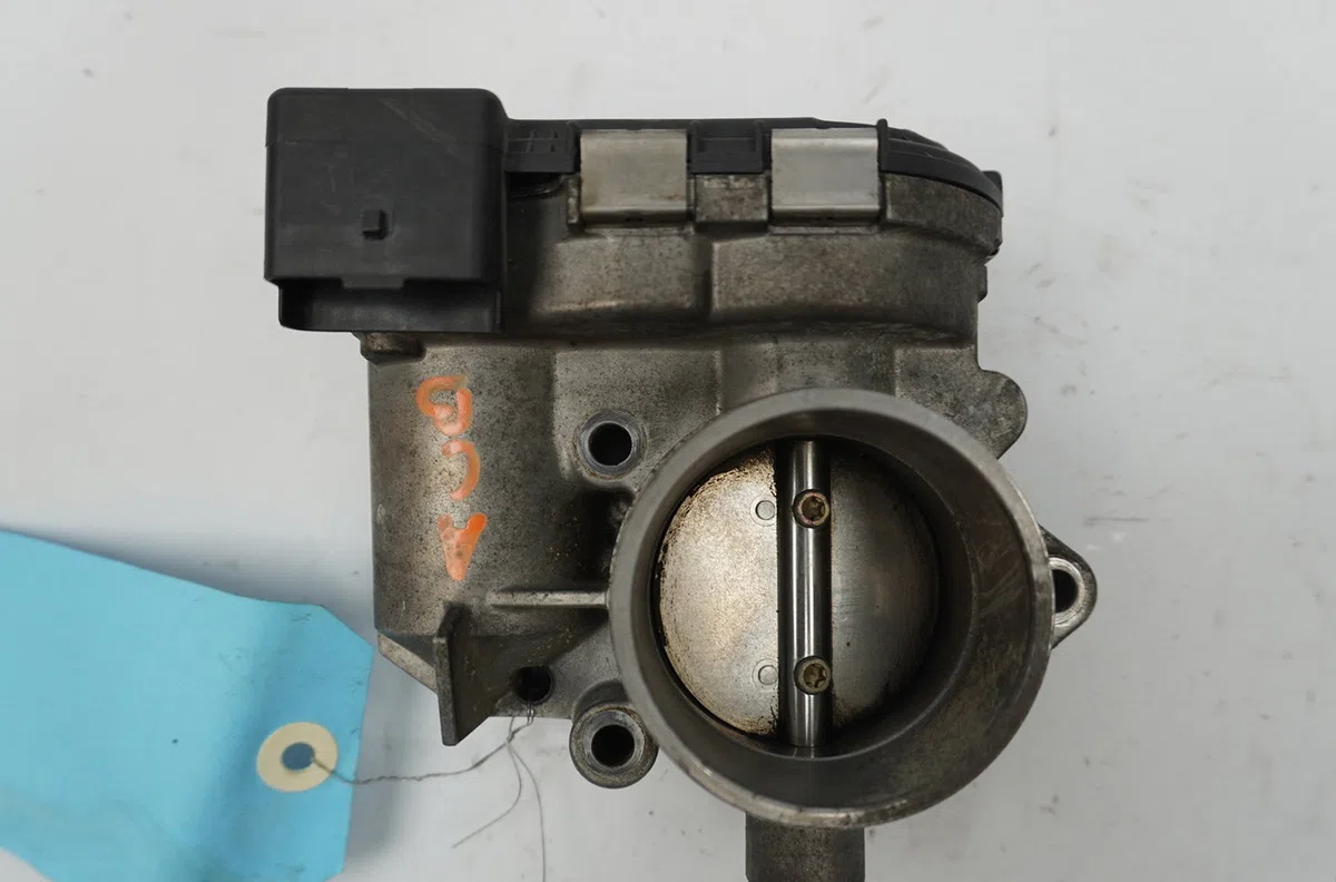 Boitier papillon Peugeot 206 3-5 portes (2A-C) 1.6 16v (2000-2009) 3 portes occasion