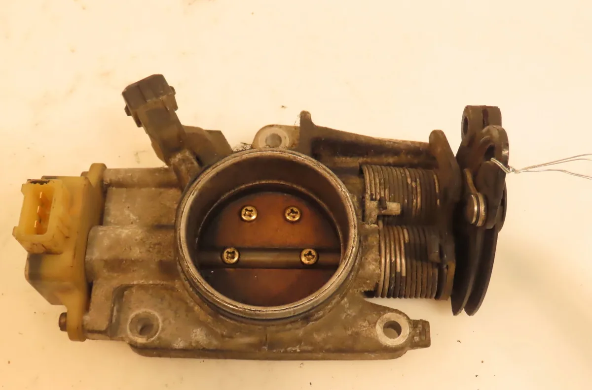 Boitier papillon Peugeot 306 3-5 portes (7A, 7C, N3, N5) 1.6 (1993-2000) occasion