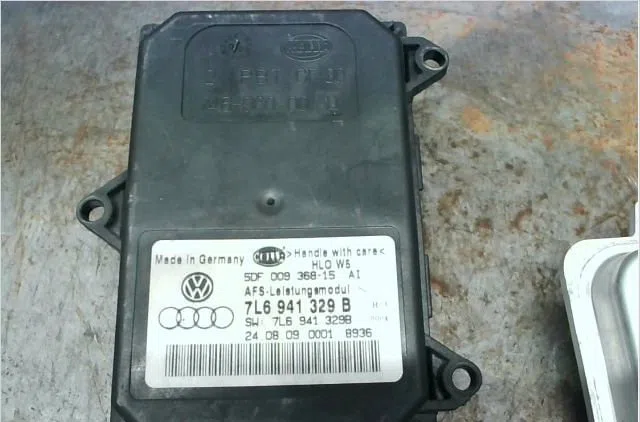 Boitier xenon phare d Volkswagen GOLF VI (5K1) 1.4 tsi (2008-2012) occasion — photo 2