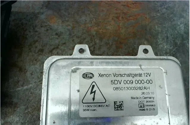 Boitier xenon phare d Volkswagen GOLF VI (5K1) 1.4 tsi (2008-2012) occasion