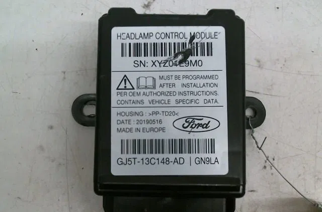 Boitier xenon phare g FORD KUGA II occasion